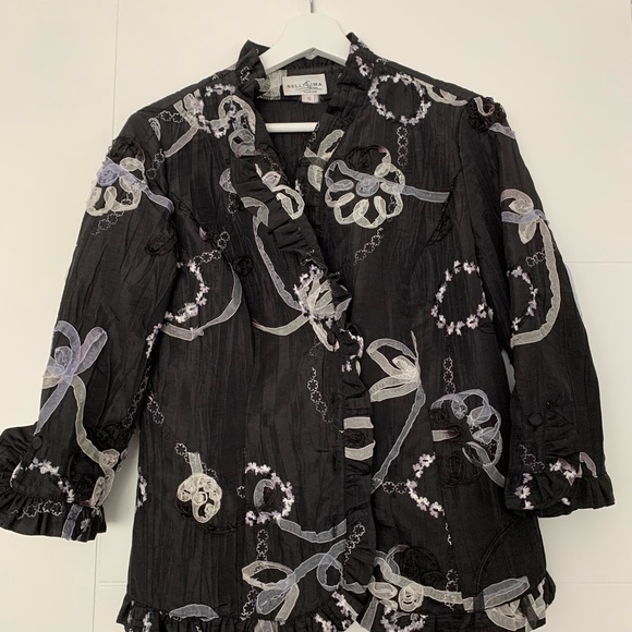 Beautiful jacket, size small - Picture 3 of 4